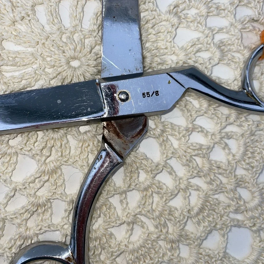 Vintage Triomphe 55/8 sewing scissors 4